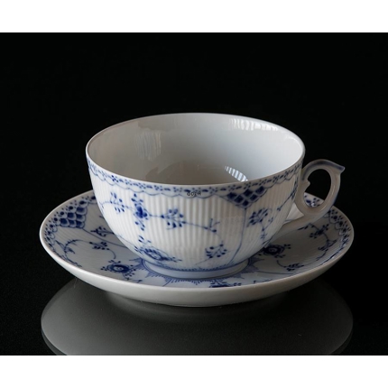 Blue Fluted, Half Lace, Large Bredkfast cup with saucer, Royal Copenhagen no. 524