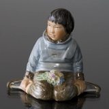Grønlandsk dreng, Overglasur figur, Royal Copenhagen nr. 12419 eller 255
