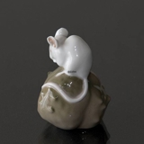 Mouse on brown Chestnut, Royal Copenhagen figurine no. 511