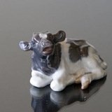 Calf lying down mooing for its mother, Royal Copenhagen figurine no. 1072