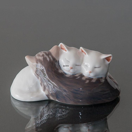 Three Kittens sleeping, Royal Copenhagen figurine no. 304