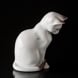 Weiße Katze schaut nach unten, Bing & Gröndahl Figur Nr. 2453 oder 499