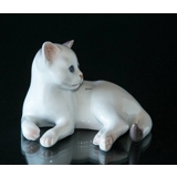 Weißes Kätzchen, liegend, Bing & Gröndahl Katze Figur Nr. 2504