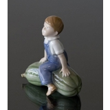 Dreng med græskar, Royal Copenhagen figur nr. 4539 eller 153
