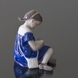 Pige med dukke, Bing & Grøndahl figur nr. 1526 eller 400