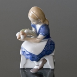 Ida's Flowers, Girl sitting with Flowers, Bing & grondahl figurine no. 2298 or 473