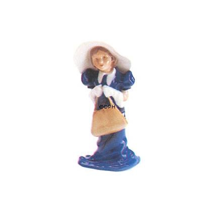 Girl dressed up, Royal Copenhagen figurine no. 533