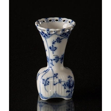 Blue Fluted, Full Lace, small individuel Vase no. 1/1161 or 673, Royal Copenhagen