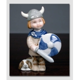 Knud, Dreng der leger viking. Figur i Royal Copenhagens serie af minibørn