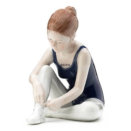 Siddende ballerina, Royal Copenhagen figur nr. 134