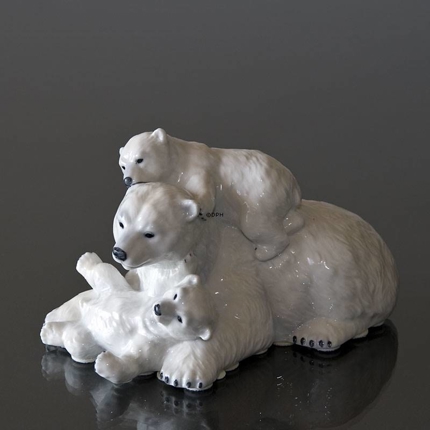 Polar Bear with cubs, Royal Copenhagen figurine no. 354