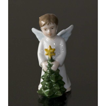 Annual Little Angels 2010, Boy with Christmas tree, Bing & Grondahl