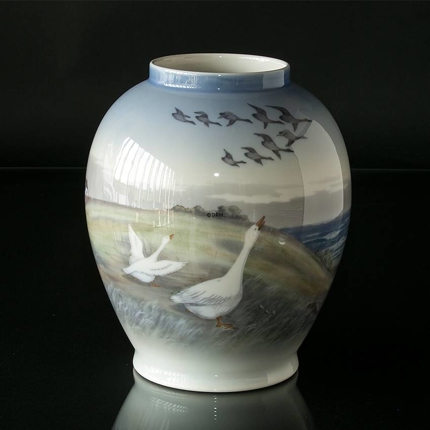 Vase with geese, Royal Copenhagen No. 1508-35-6 or 808