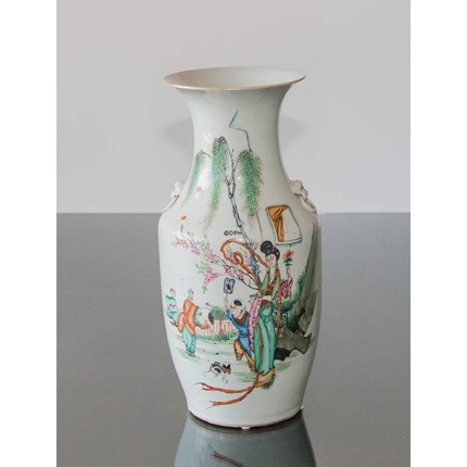 Runde chinesische halbantike Vase
