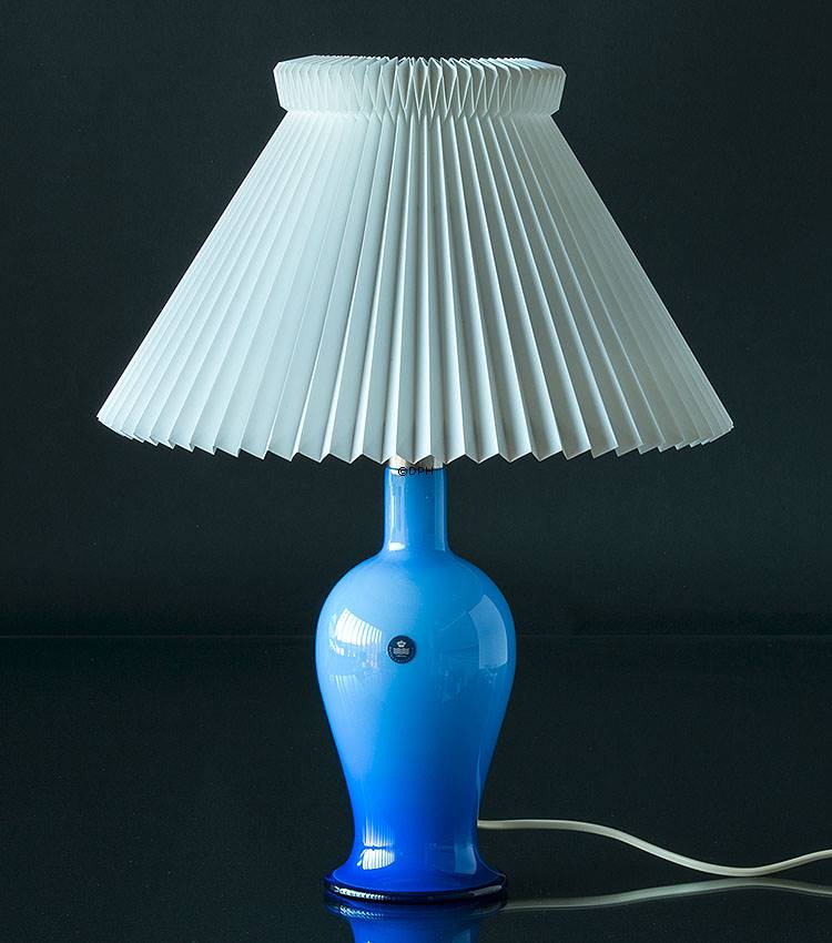Holmegaard Torino Bordlampe i blåt glas, mellem Udgået af | Nr. 4363340 | Michael Bang | DPH Trading