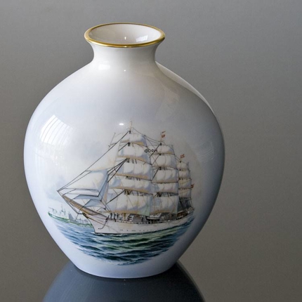 Windjammer vase with The Trainingship Denmark, Bing & grondahl No. 55251