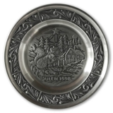 1998 Astri Holthe Norwegian Pewter Christmas plate, Visit from the Forest