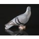 Pigeon looking for bread crumbs, Bing & Grondahl porcelain bird figurine no. 1911