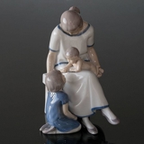 Mother with 2 children, Bing & Grondahl figurine