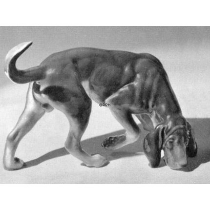 Snusende Blodhund, Bing & Grøndahl hundefigur nr. 2084