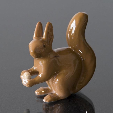 Squirrel, Bing & Grondahl figurine No. 2177