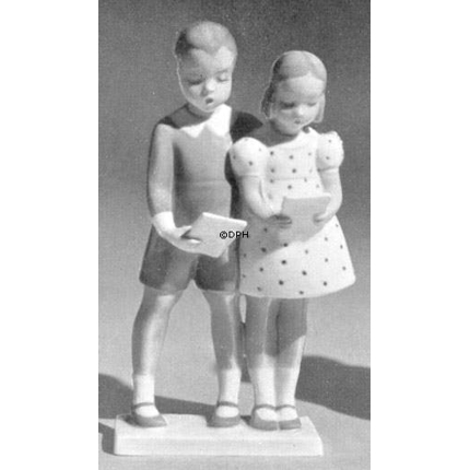 Junge und Mädchen singen, Bing & Gröndahl Figur Nr. 2188