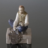 Tailor sitting, Bing & Grondahl figurine