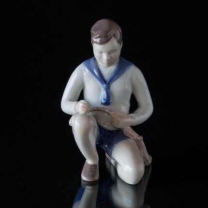 Little sailor/boy scout learning the ropes, Bing & Grondahl figurine No. 2321