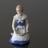 Girl with Garland, Flower's of April, Bing & Grondahl figurine No. 2345