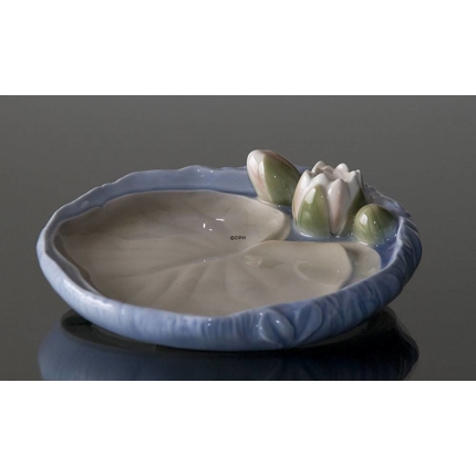 Dish with Water lily Bing & Grondahl No. 2360