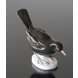 Blackbird sitting low, Bing & Grondahl bird figurine No. 2405