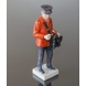 Post med rød jakke, Postbud, Bing & Grøndahl figur nr. 2451