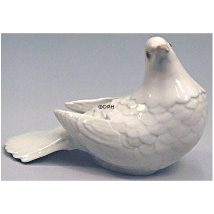 Pigeon with its tail pointing downwards, Bing & Grondahl bird figurine no. 540 or 2540