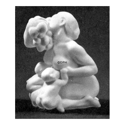 Woman and children with grapes, Bing & Grondahl figurine no. 4022