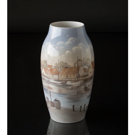 Vase med Havnemiljø, Bing & Grøndahl nr. 550-5243