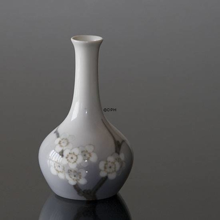 Vase with Apple Twig, Bing & Grondahl no. 63-143