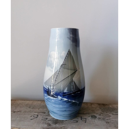 Large rare Bing & Grøndahl vase with ship motif no. 7062-134
