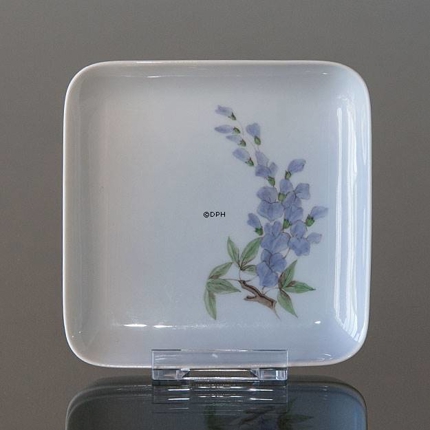 Dish with Wisteria, Bing & Grondahl no. 72-455