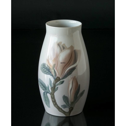 Vase with Tulip tree, Bing & Grondahl no. 7912-247