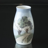 Vase med landskab med træer, Bing & Grøndahl nr. 8676-247