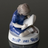 1983 Annual Figurine, Girl, the small artist, Bing & Grøndahl
