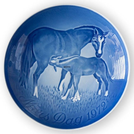 Horse with Foal 1972, Bing & Grondahl Mother's Day plate