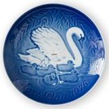 Swan with Cygnets 1976, Bing & Grondahl Mother's Day plate