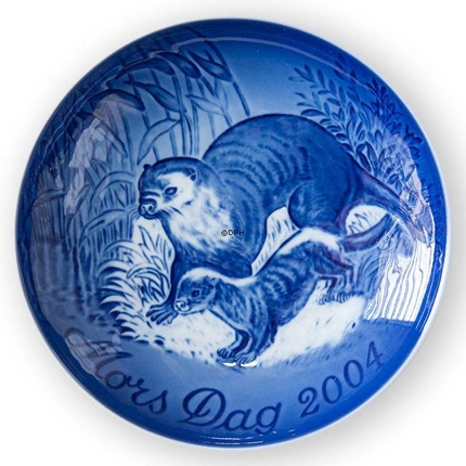 Otter with Cup 2004, Bing & Grondahl Mother's Day plate