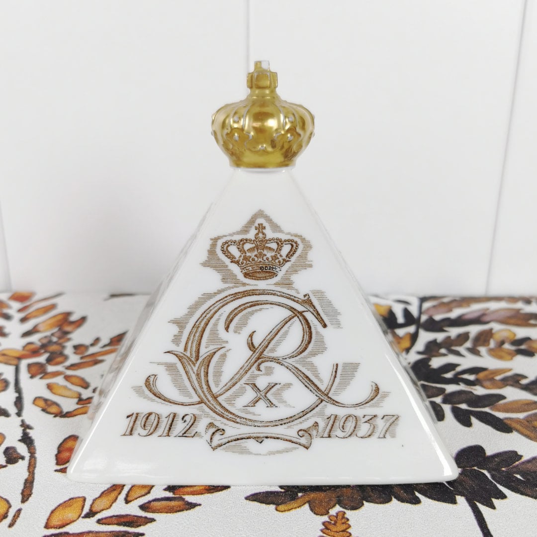 Brevpresse - pyramide med motiver fra Amalienborg, Christian X, Bing & Grøndahl