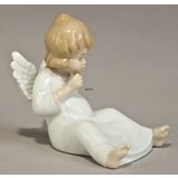 Little Angel sitting down - Woops,