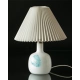 Le Klint bordlampe af hvidt glas med blå dekoration