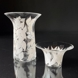 Lin Utzon Filigran Vase, klar mit weißen Blumen