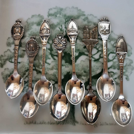 Versilberte Teelöffel mit verschiedenen Sehenswürdigkeiten, 8 Stück
