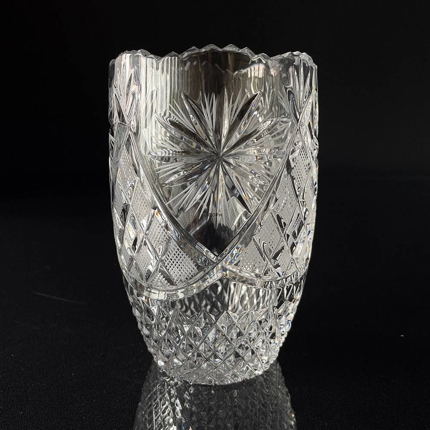 Crystal glass vase with engravings